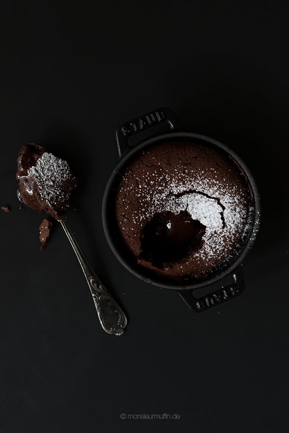 Lavakuchen | Schokokuchen mit flüssigem Kern | lava cake | molten chocolate cake | © monsieurmuffin