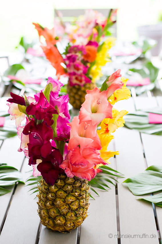 Ananas-Blumenvase | Babyshower-Party | Karbik-Party | Tropical decoration | tropical sweet table | © monsieurmuffin
