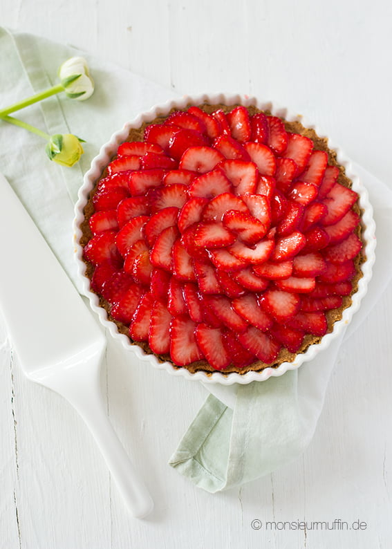 Erdbeerkuchen |strawberry cake |Rezept |Erdbeerkuchen mit Vanillecreme | © monsieurmuffin