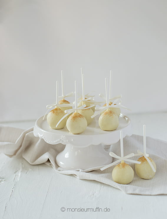 Cakepops | Kuchen am Stiel Rezept | Cakepops mit Zitronengeschmack | Zitronen-Cakepops | © monsieurmuffin 