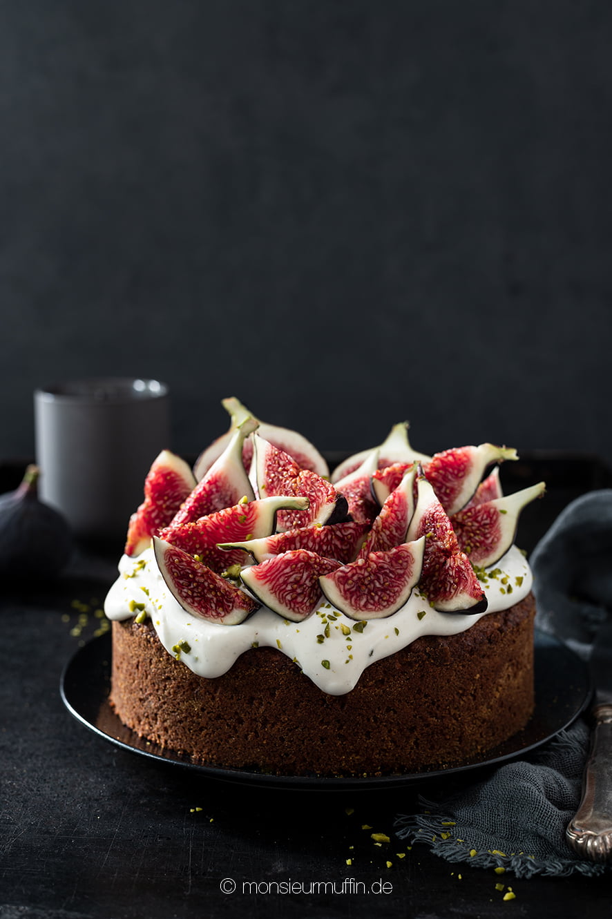 Feigen-Nusskuchen mit Orangenblütencreme | schnelles einfaches Rezept | figs nut cake | © monsieurmuffin.de