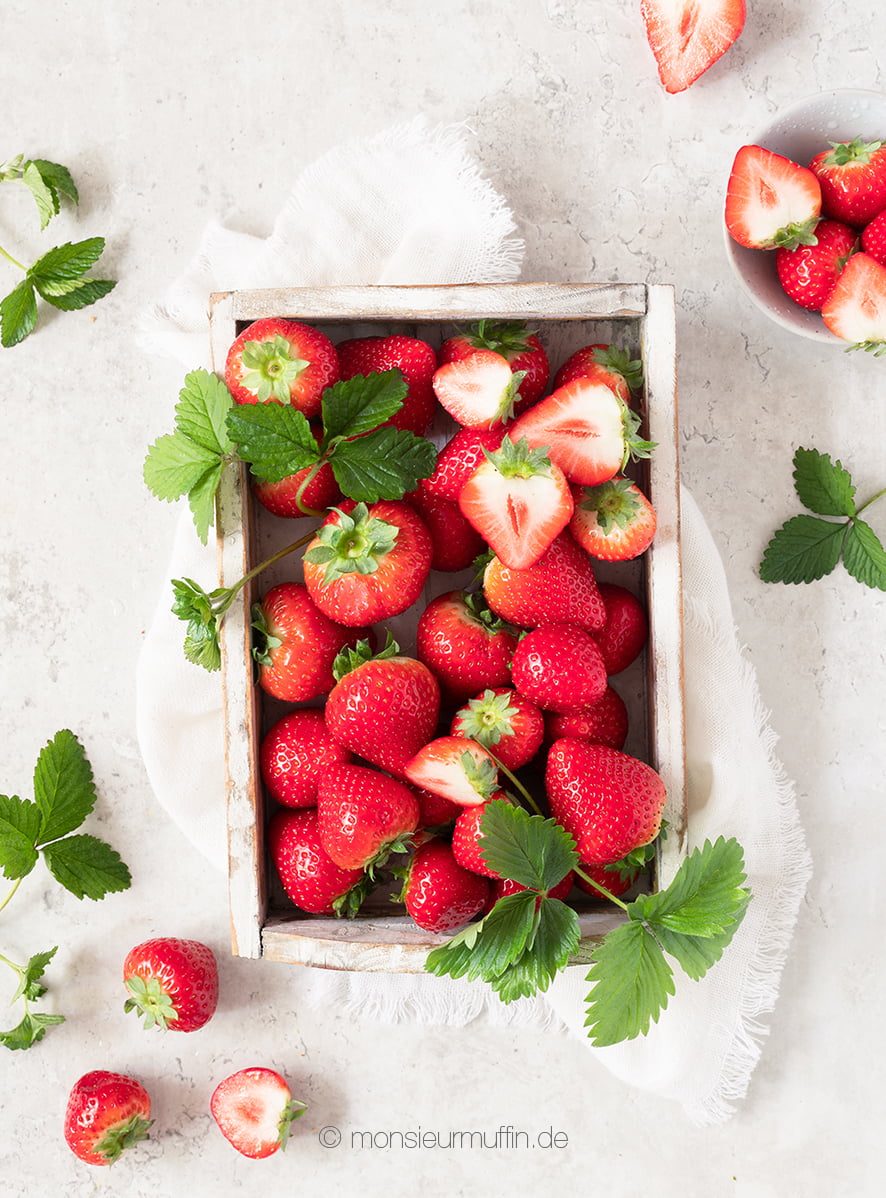 Erdbeer-Cheesecake Rezept | ein schnelles, gelingsicherer Kuchen ohne Backen | ein perfekter Sommerkuchen zum Muttertag | strawberry cake | © monsieurmuffin.de