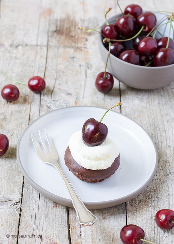 Schoko-Kirsch-Muffins | cherry chocolate muffins | © monsieurmuffin