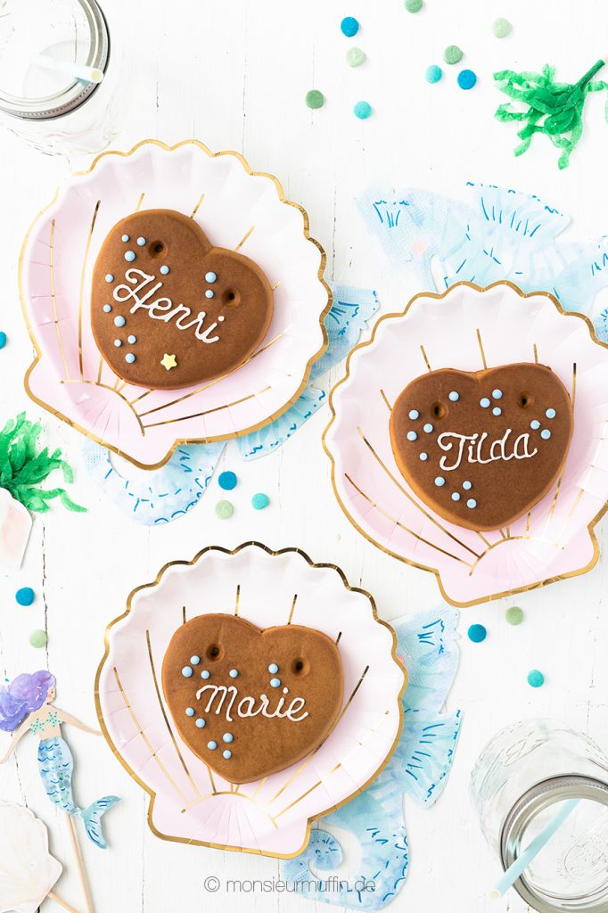 Lebkuchen-Herzen Verzieren mit Tricks und Kniffen und tollen Ideen für eine Meerjungfrauen-Party | © monsieurmuffin.de