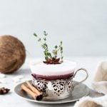 Cranberry-Punsch mit Kokoscreme - ein schnelles einfaches Rezept | © monsieurmuffin.de