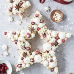 Christmas Cream Tart Rezept mit knusprigen Baiser und weihnachtliche Gewürzcreme | Weihnachtskuchen | Sternkuchen | Christmas Letter cake recipe | © monsieurmuffin.de